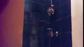 Danish sex cam 24 yo brunette med en dejlig røv fanget af spy cam i brusebad