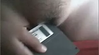 Amatør god porno brunetter, der viser hendes fisse på cam