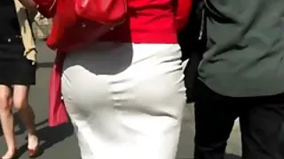 Dansk amatør film candid sexet røv i nederdel