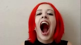 Danish webcam porn pige med en enorm tungen