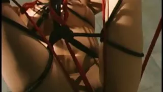 Smuk danske piger webcam blonde asian bundet pige er behersket og hængte op af hendes master