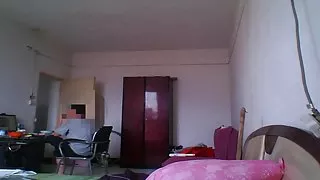 Sex og prono rengør huset