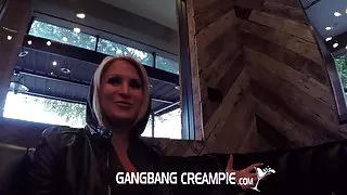 Gangbang sex med gamle piger creampie g40 creampie at spise og sperm swap