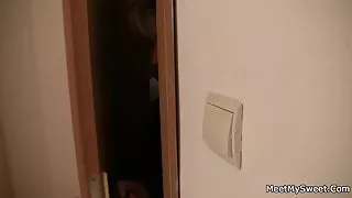 Gratis frække film hans mor og far tricks hende til sex