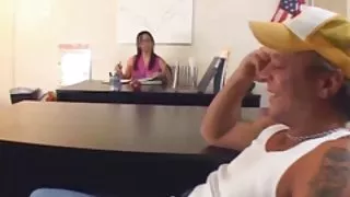 Asian dansk mobil porno milf røv-slikker og fuck