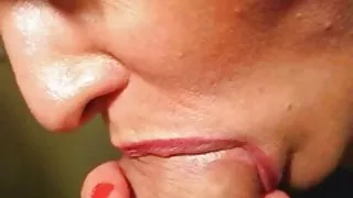 Dansk pige kneppet closeup cock sucking!