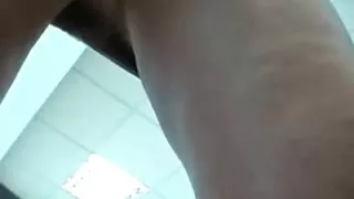 Ingen gratis teen porno trusser op under nederdelen i parfume butik