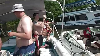 Party porno i dk piger ud af kontrol i denne amatør svirp